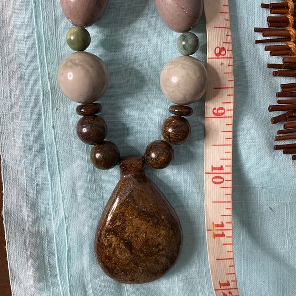- Vintage Large Healing Stone Necklace Natural Stone Jewelry Statement Piece - Picture 7 of 9